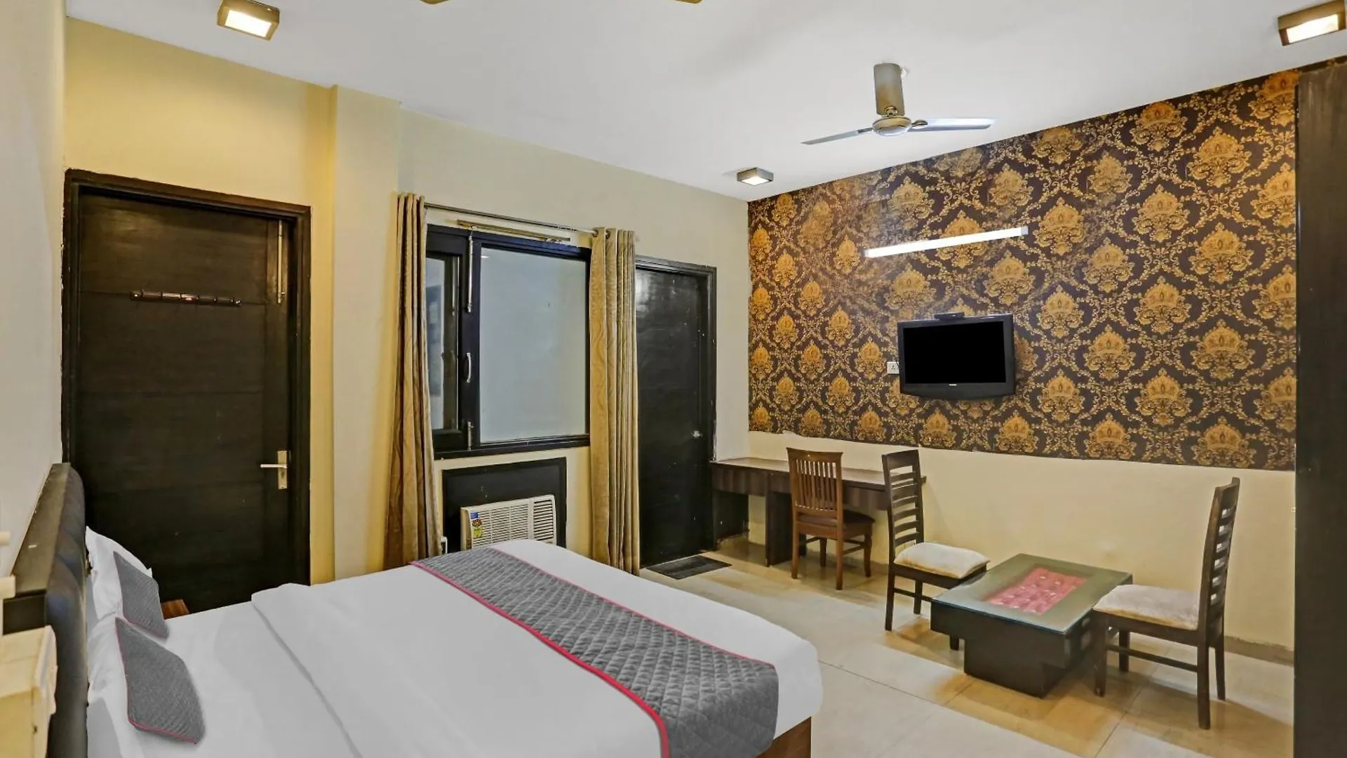 גורגאון Hotel O Global Luxury Stays 3*,  הודו