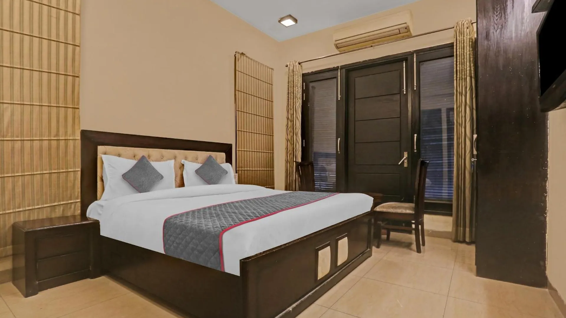 גורגאון Hotel O Global Luxury Stays 3*,